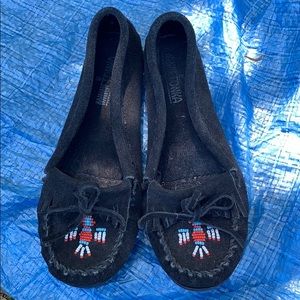 EUC Minnetonka moccasins